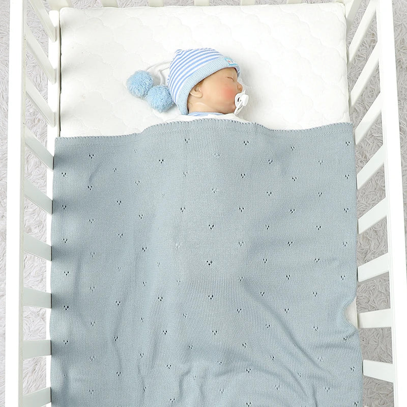 Knitted solid color hollow point duvet cover for male and female babies