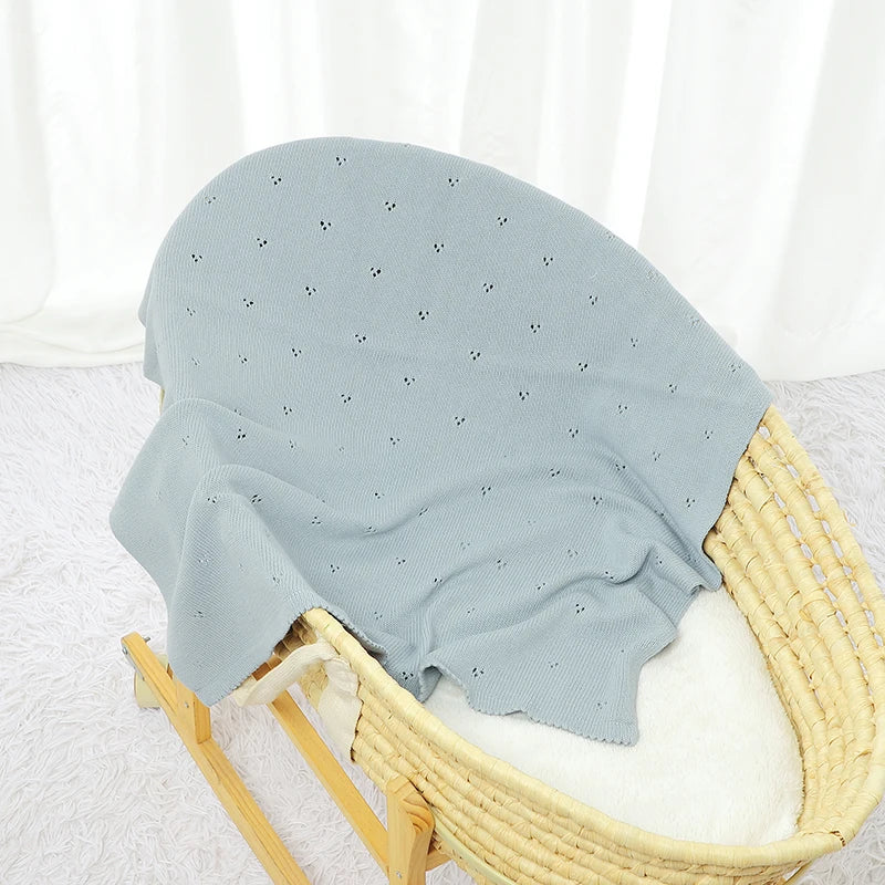 Knitted solid color hollow point duvet cover for male and female babies